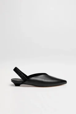 Czarne skórzane buty sling back
