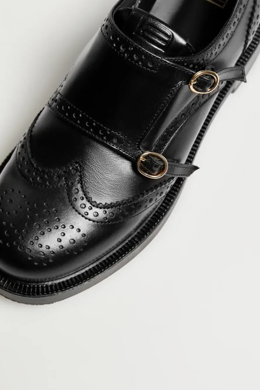 Czarne skórzane buty z klamrami