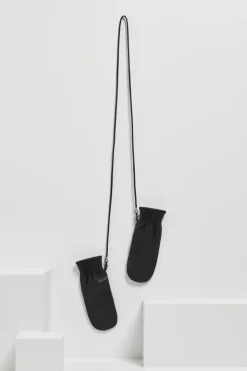 Czarne skórzane rękawiczki