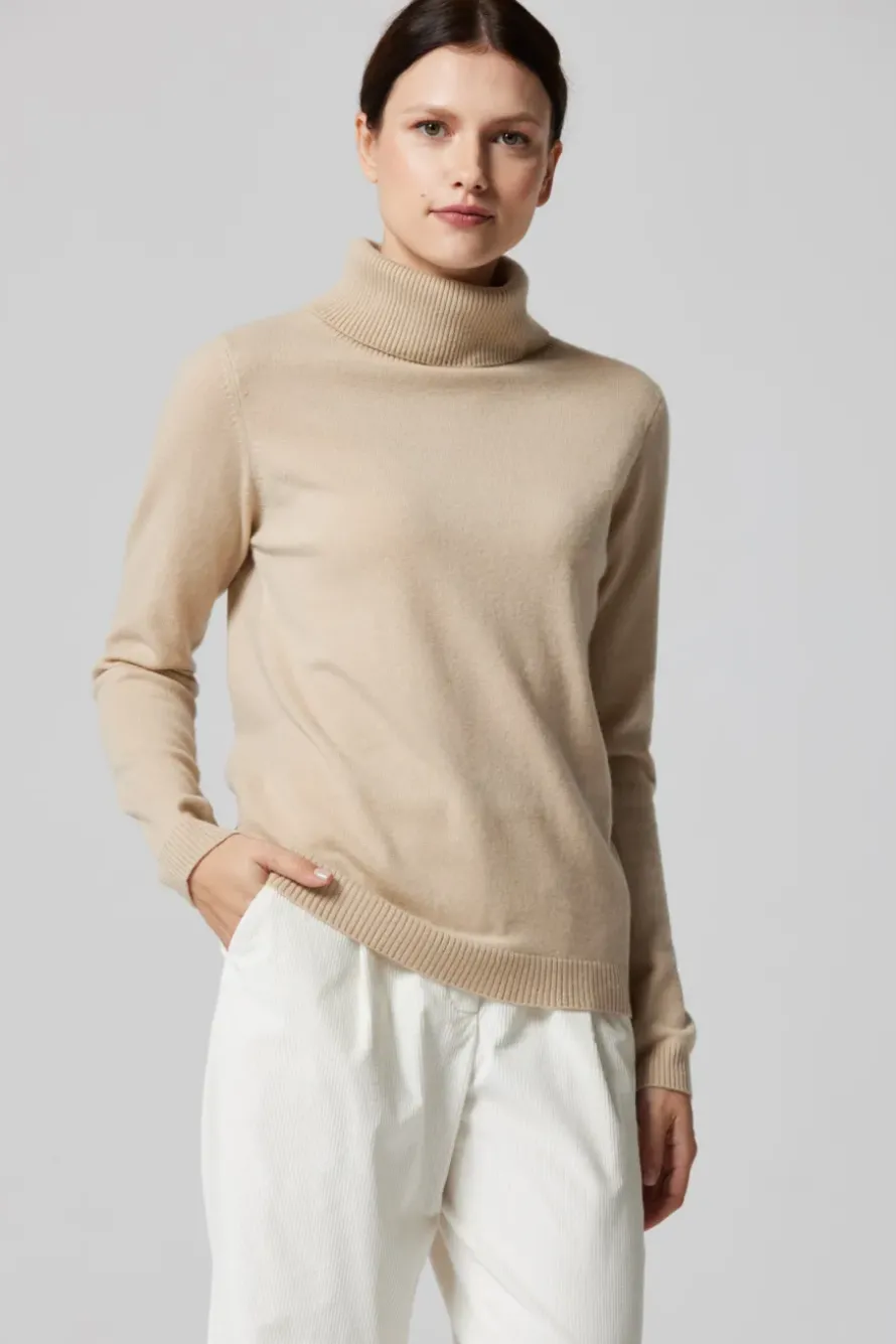 Kaszmirowy sweter z golfem