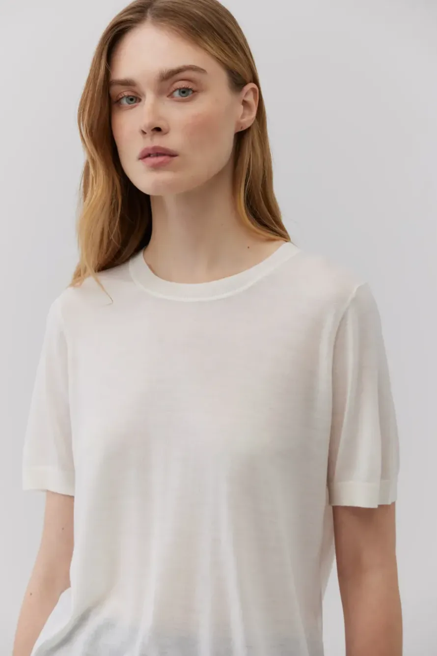 Śmietankowy t-shirt z wełny merynosowej