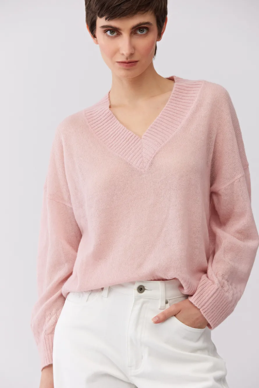 Pudrowo różowy sweter z wełną baby suri alpaki